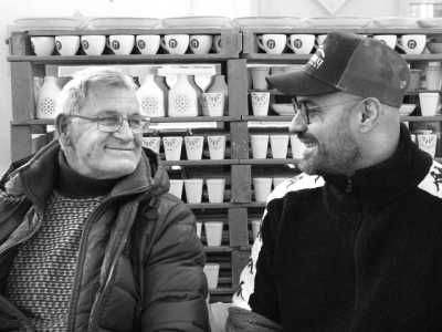 ...e Paolo D'Aniello (qui con il figlio Nicola), titolare della �D�Aniello Tradizioni Terramaniarte�